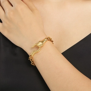 Bracelet gourmette hip-hop doré avec fermoir tête de serpent et maillons épais