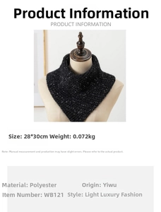 Detail view of monochrome knit neck warmer showing dimensions 28x30cm and polyester texture