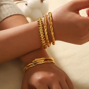 Bracelet Jonc En Acier Inoxydable Plaqué Or 18K Minimaliste Géométrique Empilable Bijoux Avec Zircone