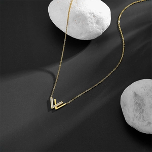 Elegant gold-plated stainless steel necklace with sparkling double V shape and zircons