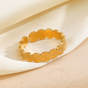 Hammered gold stainless steel geometric open ring with vintage wavy circular disc design