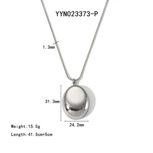 Detailed dimensions of silver oval pendant necklace with 41.5cm chain and 1.3mm width