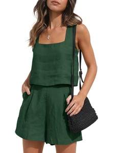 Ensemble en lin vert foncé avec débardeur à col carré et short large décontracté