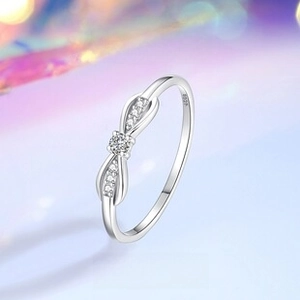 Macro detail of S925 silver double layer ring featuring micro-inset zircon stones