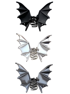Trois pinces à cheveux chauve-souris en noir mat, argent brillant et métal foncé