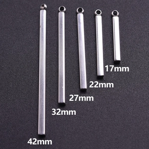 Detailed comparison of five sizes of stainless steel bar pendants from 17mm to 42mm