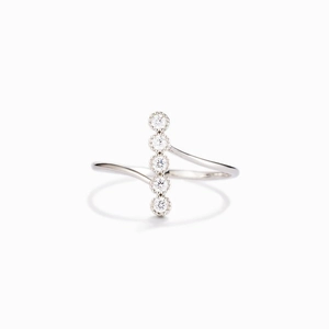 Elegant S925 sterling silver ring featuring five vertical round-cut zircon stones