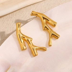 Minimalistische 18K vergoldete Edelstahl-Ohrstecker im einzigartigen Zweig-Design