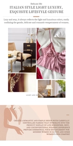Détail de l'ensemble caraco en soie rose avec col à nœud et texture satinée de luxe