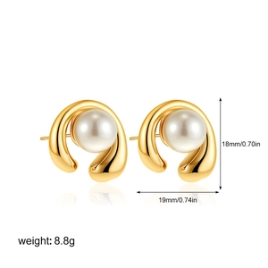 Detail view of 18k gold stainless steel pearl earrings with size dimensions and weight