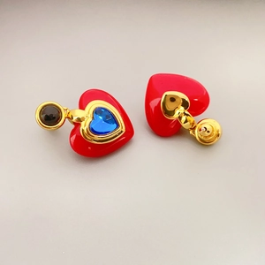 Vintage heart earrings in red enamel with inlaid gemstones and gold metal edges
