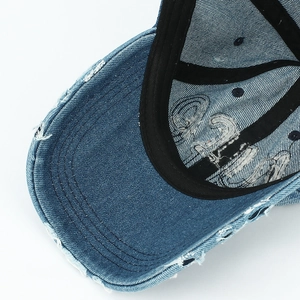 Casquette de baseball en jean délavé avec écusson brodé et style rétro vintage bleu