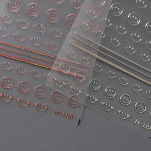 Selbstklebende, metallisch geprägte Nailart-Aufkleber mit niedlichen Smiley-Gesichtern