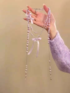 Collana di perle viola multistrato vintage con fiocco di seta e catena in metallo