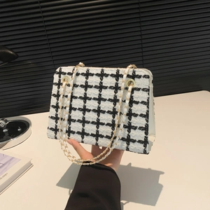 Women Elegant Tweed Plaid Shoulder Bag Contrast Color Metal Chain Crossbody Tote Bag Commute Daily Fashion Accessory For Lady