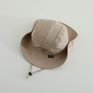 Outdoor kids wide brim bucket hat in khaki with bear embroidery and windproof strap