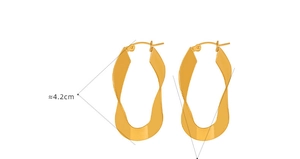 Detail view of twisted gold U-shaped earrings with 4.2cm size annotation
