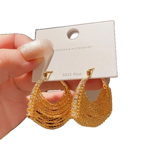 Boucles d'oreilles pendantes plaquées or 18k avec zircon et tiges en argent fin S925