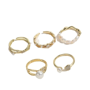Five-piece vintage freshwater pearl and zircon gold rings set for women