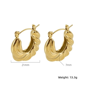 Détail des boucles d'oreilles croissant en forme de U dorées 18K avec dimensions 21mm