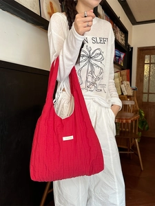 Minimalist red pleated quilted tote bag for women with large capacity and shoulder strap