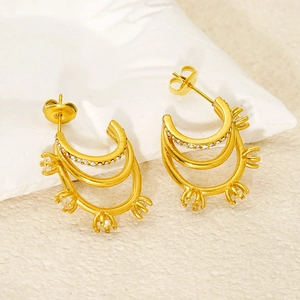 Élégantes boucles d'oreilles créoles multicouches en plaqué or 18k avec zircons brillants