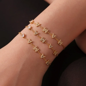 Bracelets multicouches plaqués or 18k avec breloques cœur et V en zircone 5A pour femme