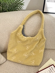 Sac cabas en peluche jaune avec broderie nœud et doublure vichy, sac à bandoulière
