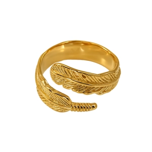 Anello a piuma dorata in acciaio inossidabile placcato oro 18K con fascia aperta