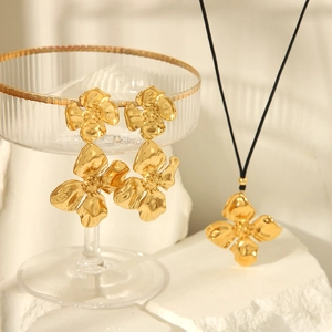 18K gold plated stainless steel floral jewelry set with earrings and pendant necklace