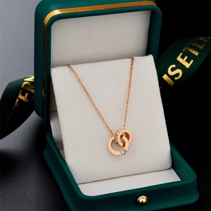 18k rose gold double ring necklace with zircon pendant in a green gift box