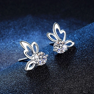 Elegant s925 sterling silver butterfly stud earrings with sparkling moissanite stones