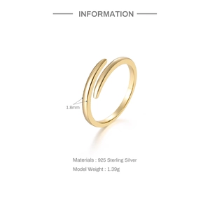 Detail of 925 sterling silver golden open ring with 1.8mm width and 1.39g weight
