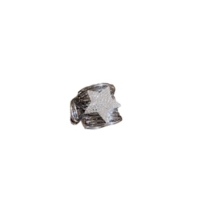 Y2K silver star claw clip with sparkling rhinestones for high ponytail hairstyles