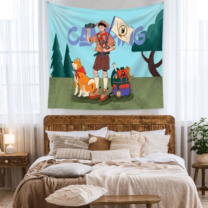 Détail d'une tapisserie de camping illustrant un garçon, un shiba inu et une forêt