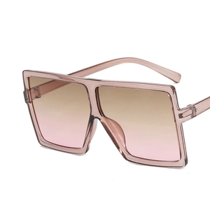 Detailansicht der quadratischen Damen-Sonnenbrille mit rosa Verlaufsgläsern in Rosa-Optik