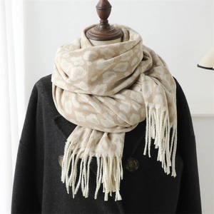 Fashionable leopard pattern jacquard pashmina scarf with tassels for winter warmth