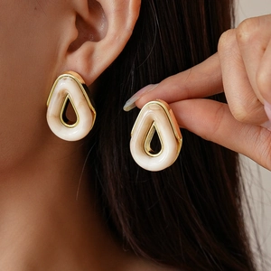 Vintage Resin Teardrop Stud Earrings Hollow Water Drop Design Gold Plated Alloy With Stainless Steel Earring Post Women
