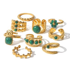 8-piece 18K gold-plated stainless steel ring set with green malachite stones