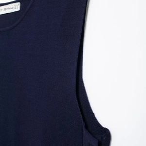 Navy blue French style knitted vest with round hem and sleeveless layering design