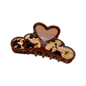 Retro amber tortoiseshell pattern large hair claw clip with a 3D heart-shaped handle design