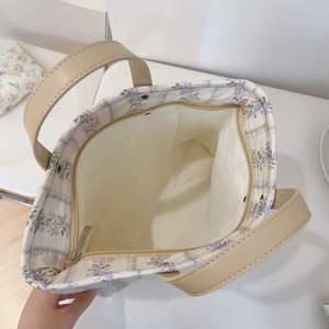 French style floral tote bag in light purple with zip closure and top handles