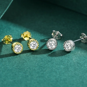 S925 sterling silver stud earrings with four-claw round zircon in gold and silver finish