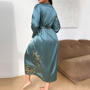 Eleganter blaugrüner Satin-Kimono für Damen mit Blumenmuster und langer Silhouette mit Band