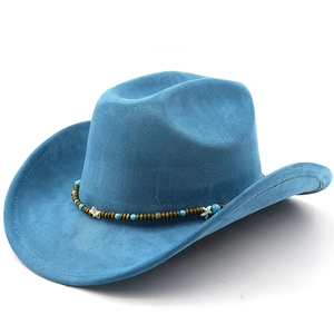 Detail eines böhmischen Perlenbandes am Cowboyhut aus Wildleder mit Seestern-Verzierung
