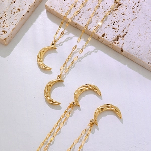 Crescent Moon Pendant Necklace Titanium Steel Gold Plated Hammered Texture Minimalist Ins Style Women Retro Jewelry