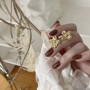 Vintage Flower Stud Earrings Stainless Steel 18K Gold Plated Textured Irregular Petal Retro Elegant Jewelry For Women