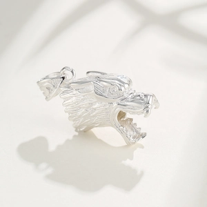 S925 sterling silver wolf head pendant necklace featuring intricate texture and open jaw