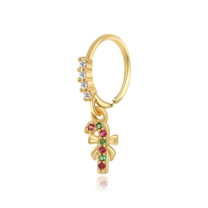 Detailansicht eines goldenen Nasenrings mit Zuckerstange und roten grünen Zirkonia-Steinen