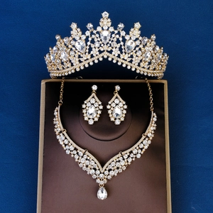 Set di gioielli da sposa lussuosi con corona d'oro, collana e orecchini in scatola